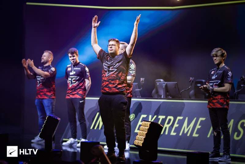 Zeus：比赛期间很想吃海底捞 奖杯非常重拿不动 S赛才是最重要的