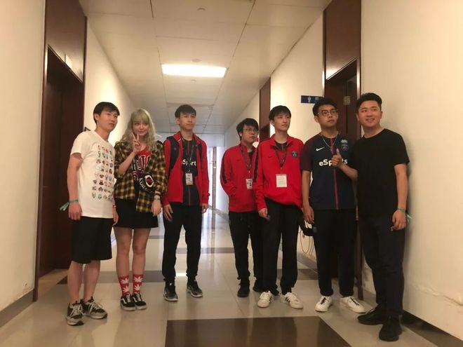 Xiaohu ：赛季初尝试了各种体系和阵容，现在摸索到了成果